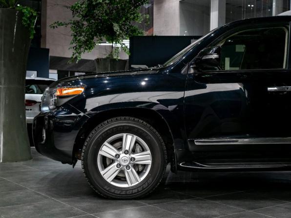 Toyota Land Cruiser 200 Series Рестайлинг 1 с пробегом 2014 года, цена 5 279 900 рублей, 180045 км, внедорожник, Автокод Объявления