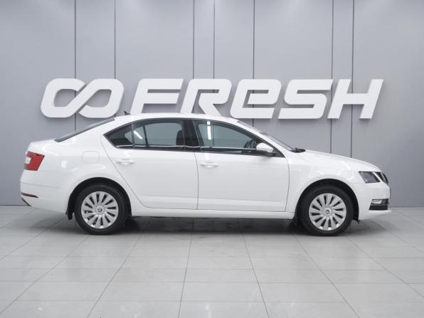 Skoda Octavia III (A7) Рестайлинг с пробегом 2019 года, цена 2 520 000 рублей, 36858 км, лифтбек, Автокод Объявления