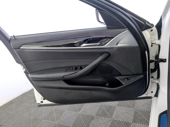 BMW 5 серии VII (G30/G31/G38) с пробегом 2020 года, цена 3 680 000 рублей, 104500 км, седан, Автокод Объявления