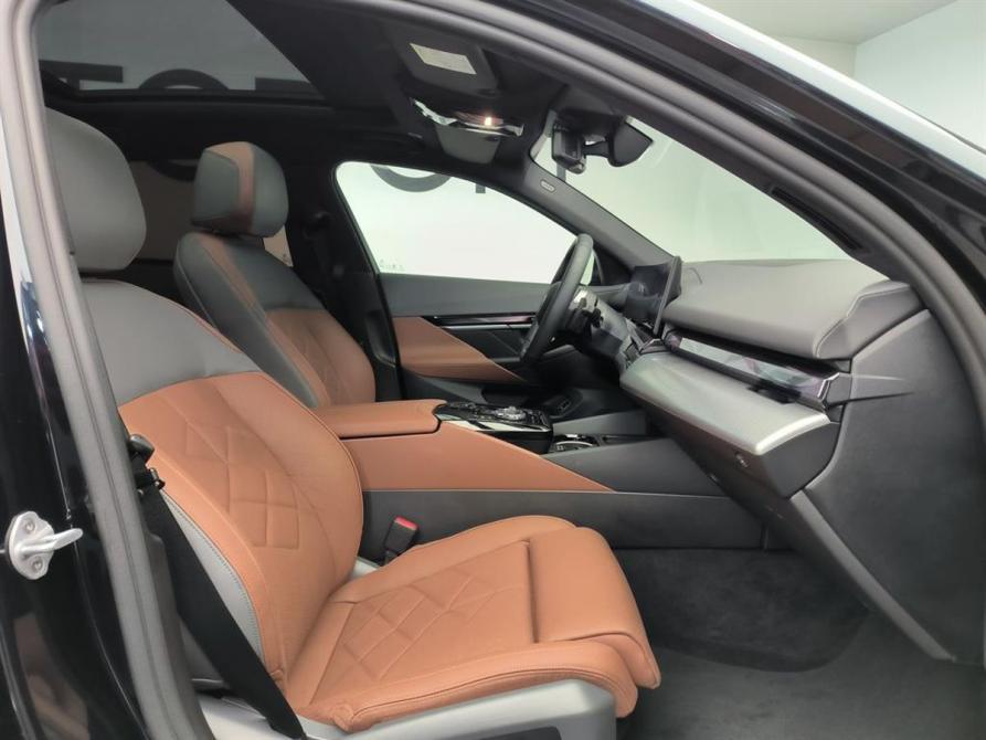 BMW 5 серии VIII (G60/G61/G68) Москва  - изображение 11