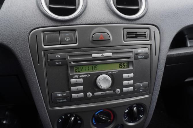 Ford Fusion I Рестайлинг с пробегом 2009 года, цена 379 000 рублей, 195809 км, хэтчбек, Автокод Объявления