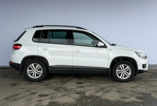 Volkswagen Tiguan I Рестайлинг с пробегом 2015 года, цена 1 595 000 рублей, 77576 км, внедорожник, Автокод Объявления