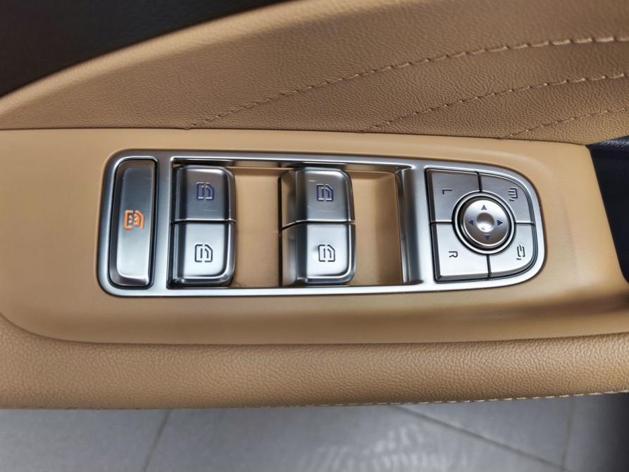 Hongqi H5 II Москва  - изображение 17