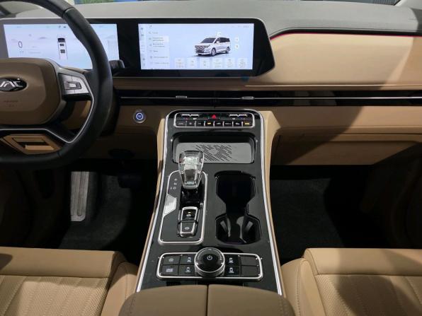 JAC RF8 с пробегом 2025 года, цена 4 499 000 рублей, 18 км, минивэн, Автокод Объявления