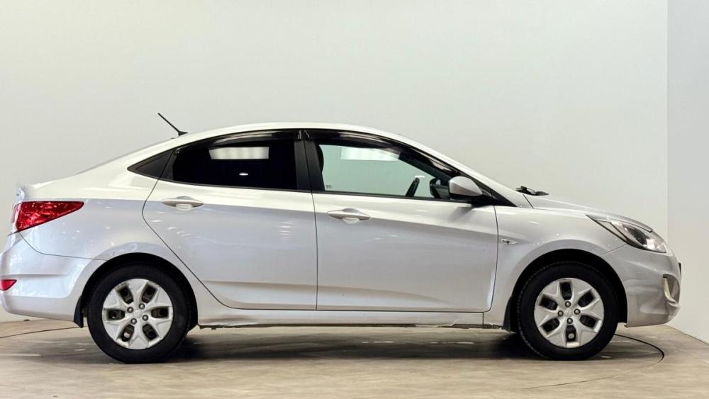 Hyundai Solaris I Киров  - изображение 5