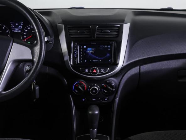 Hyundai Solaris I с пробегом 2011 года, цена 790 000 рублей, 193143 км, седан, Автокод Объявления