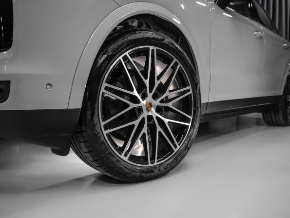 Новый Porsche Cayenne III Рестайлинг 2024 года, цена 23 472 200 рублей, внедорожник, Автокод Объявления