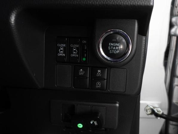 Toyota Roomy I с пробегом 2018 года, цена 1 336 000 рублей, 105674 км, микровэн, Автокод Объявления