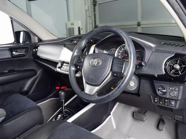 Toyota Corolla XI (E160 E170) Рестайлинг 2 с пробегом 2018 года, цена 1 199 999 рублей, 121670 км, универсал, Автокод Объявления