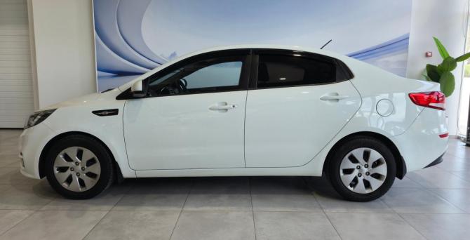 Kia Rio III Рестайлинг с пробегом 2015 года, цена 1 049 000 рублей, 88500 км, седан, Автокод Объявления