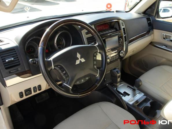 Mitsubishi Pajero IV Рестайлинг 2 с пробегом 2019 года, цена 3 688 000 рублей, 37122 км, внедорожник, Автокод Объявления