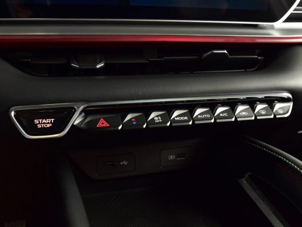 Geely Coolray I Рестайлинг с пробегом 2024 года, цена 2 099 999 рублей, 27069 км, внедорожник, Автокод Объявления