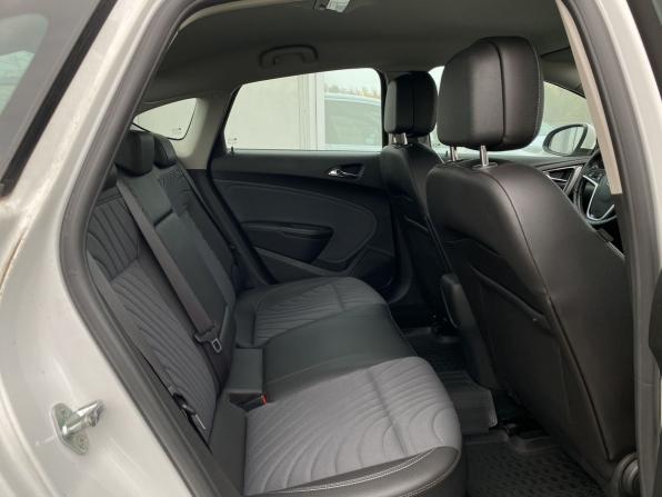 Opel Astra J Рестайлинг с пробегом 2013 года, цена 899 000 рублей, 144330 км, седан, Автокод Объявления