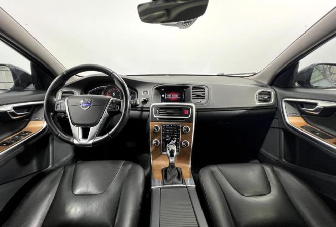 Volvo V60 Cross Country I с пробегом 2016 года, цена 2 075 000 рублей, 208696 км, универсал, Автокод Объявления