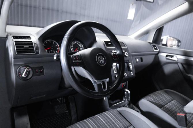 Volkswagen Touran I Рестайлинг 2 с пробегом 2011 года, цена 1 199 000 рублей, 125325 км, компактвэн, Автокод Объявления