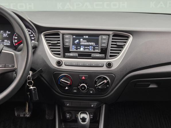 Hyundai Solaris II с пробегом 2018 года, цена 1 150 000 рублей, 209763 км, седан, Автокод Объявления