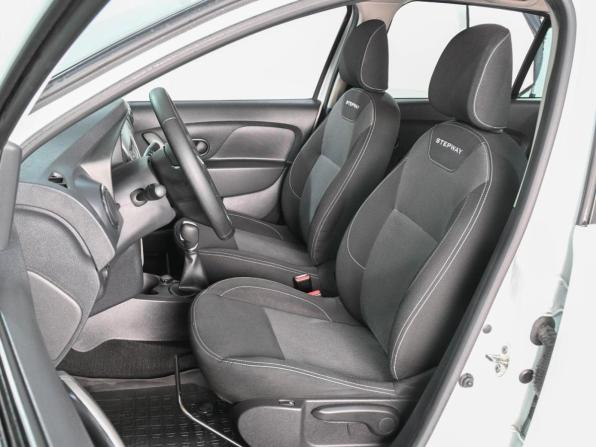 Renault Logan II Рестайлинг с пробегом 2022 года, цена 1 399 000 рублей, 74891 км, седан, Автокод Объявления