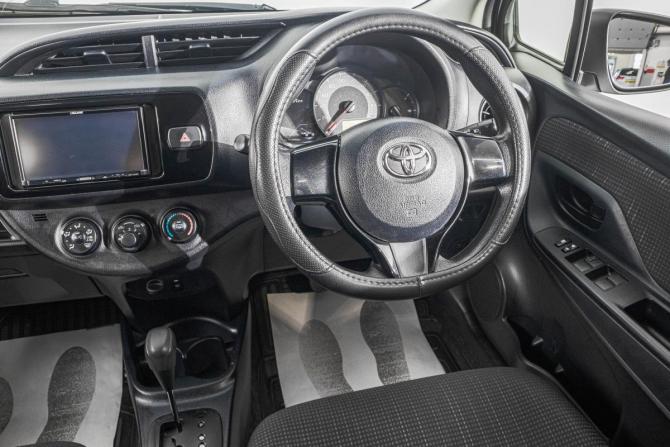 Toyota Vitz III (XP130) Рестайлинг 2 с пробегом 2017 года, цена 939 000 рублей, 156900 км, хэтчбек, Автокод Объявления