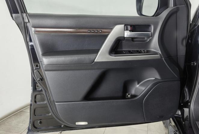 Toyota Land Cruiser 200 Series Рестайлинг 2 с пробегом 2015 года, цена 6 720 000 рублей, 69560 км, внедорожник, Автокод Объявления