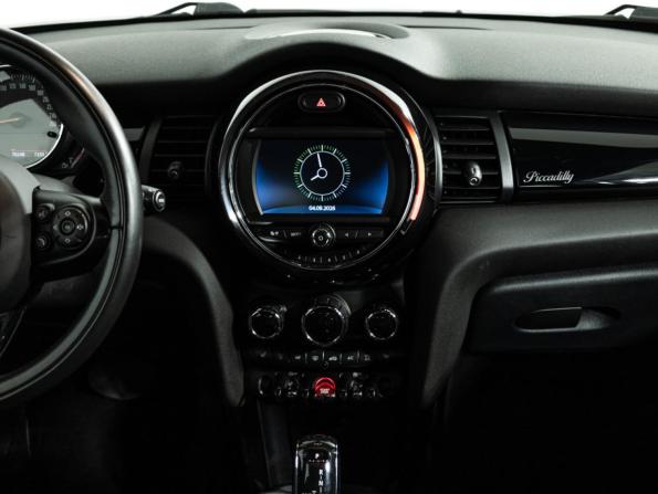 Mini Hatch III (F55/F56) Рестайлинг с пробегом 2021 года, цена 2 289 000 рублей, 70244 км, хэтчбек, Автокод Объявления