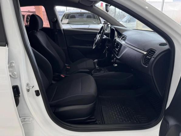 Kia Rio IV Рестайлинг с пробегом 2020 года, цена 1 380 000 рублей, 105281 км, седан, Автокод Объявления