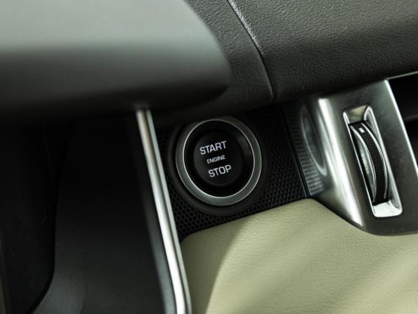 Land Rover Range Rover Sport II с пробегом 2014 года, цена 2 439 700 рублей, 209072 км, внедорожник, Автокод Объявления
