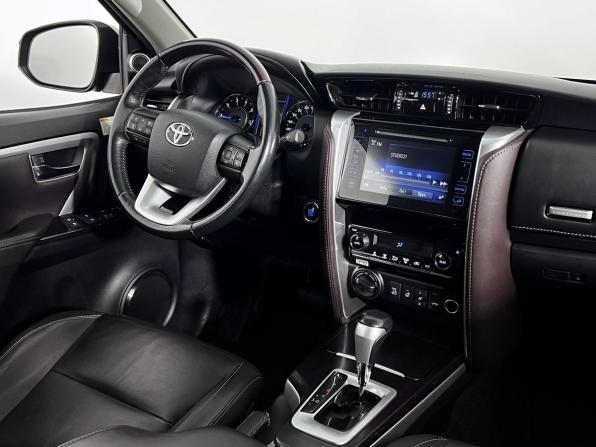 Toyota Fortuner II с пробегом 2017 года, цена 3 250 000 рублей, 193000 км, внедорожник, Автокод Объявления