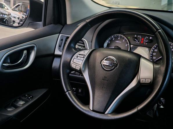 Nissan Tiida II с пробегом 2015 года, цена 950 000 рублей, 139710 км, хэтчбек, Автокод Объявления
