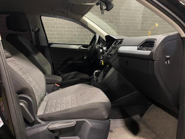 Volkswagen Tiguan II Рестайлинг с пробегом 2021 года, цена 2 579 000 рублей, 34590 км, внедорожник, Автокод Объявления
