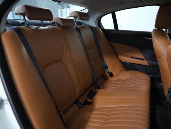 Jaguar XE I с пробегом 2018 года, цена 1 629 000 рублей, 225080 км, седан, Автокод Объявления