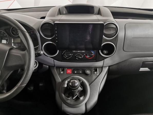 Peugeot Partner II Рестайлинг 2 с пробегом 2021 года, цена 1 369 000 рублей, 111029 км, компактвэн, Автокод Объявления