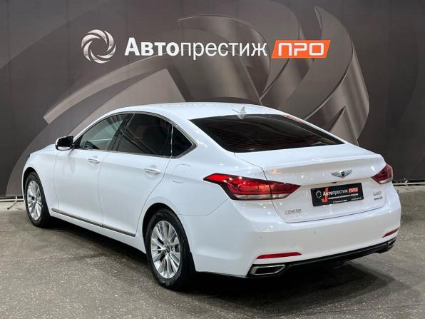Hyundai Genesis II с пробегом 2015 года, цена 1 650 000 рублей, 208633 км, седан, Автокод Объявления