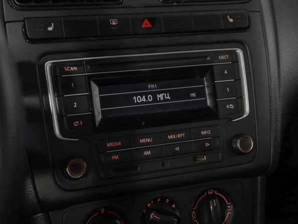 Volkswagen Polo V с пробегом 2015 года, цена 699 000 рублей, 199071 км, седан, Автокод Объявления
