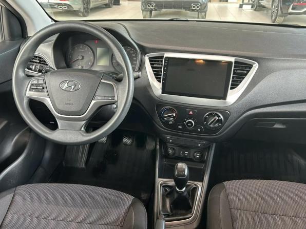 Hyundai Solaris II с пробегом 2018 года, цена 1 295 000 рублей, 80432 км, седан, Автокод Объявления