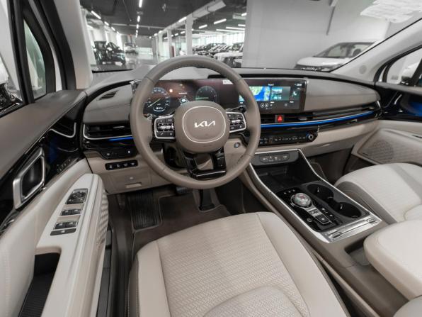 Kia Carnival IV Рестайлинг с пробегом 2024 года, цена 9 100 000 рублей, 50 км, минивэн, Автокод Объявления