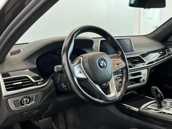 BMW 7 серии VI (G11/G12) Рестайлинг с пробегом 2020 года, цена 4 880 000 рублей, 186306 км, седан, Автокод Объявления