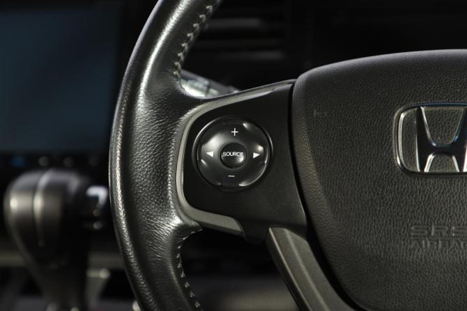 Honda Stepwgn V с пробегом 2015 года, цена 1 849 000 рублей, 130000 км, минивэн, Автокод Объявления