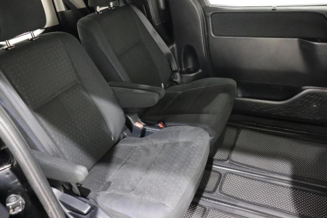 Toyota Voxy III (R80) с пробегом 2016 года, цена 1 830 000 рублей, 204410 км, минивэн, Автокод Объявления