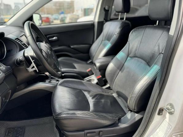 Mitsubishi Outlander II Рестайлинг с пробегом 2011 года, цена 920 000 рублей, 286000 км, внедорожник, Автокод Объявления