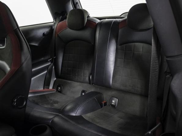 Mini Hatch III (F55/F56) Рестайлинг с пробегом 2019 года, цена 2 549 000 рублей, 111352 км, хэтчбек, Автокод Объявления