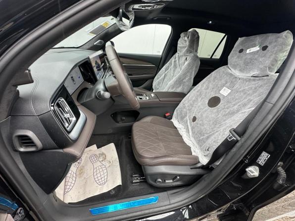 Geely Monjaro I Рестайлинг 2 с пробегом 2025 года, цена 3 955 000 рублей, 1361 км, внедорожник, Автокод Объявления