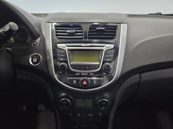 Hyundai Solaris I с пробегом 2012 года, цена 625 000 рублей, 224000 км, седан, Автокод Объявления