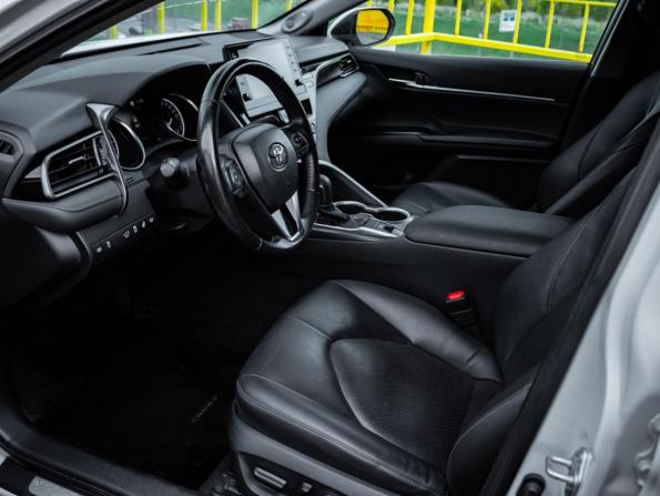 Toyota Camry VIII (XV70) Рестайлинг с пробегом 2021 года, цена 2 569 999 рублей, 125974 км, седан, Автокод Объявления