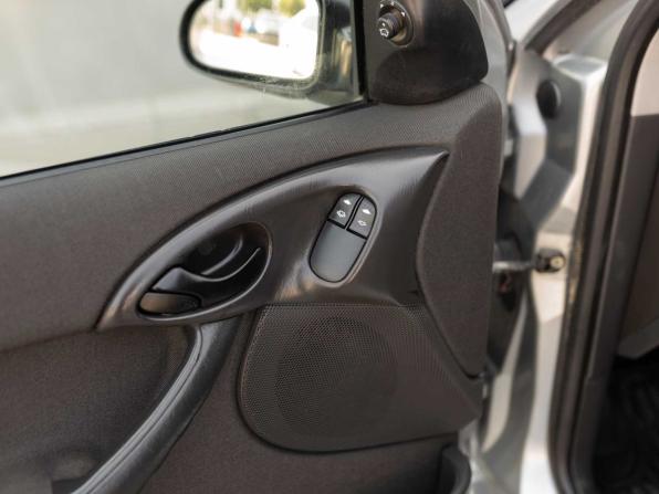 Ford Focus I Рестайлинг с пробегом 2005 года, цена 300 000 рублей, 261727 км, хэтчбек, Автокод Объявления