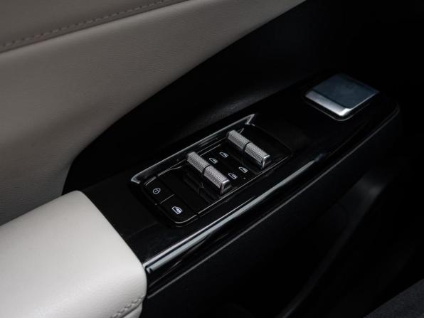 Geely Galaxy L7 с пробегом 2023 года, цена 3 250 000 рублей, 6096 км, внедорожник, Автокод Объявления