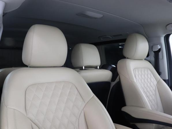 Mercedes-Benz V-Класс III (W447) Рестайлинг с пробегом 2021 года, цена 7 000 000 рублей, 62345 км, минивэн, Автокод Объявления