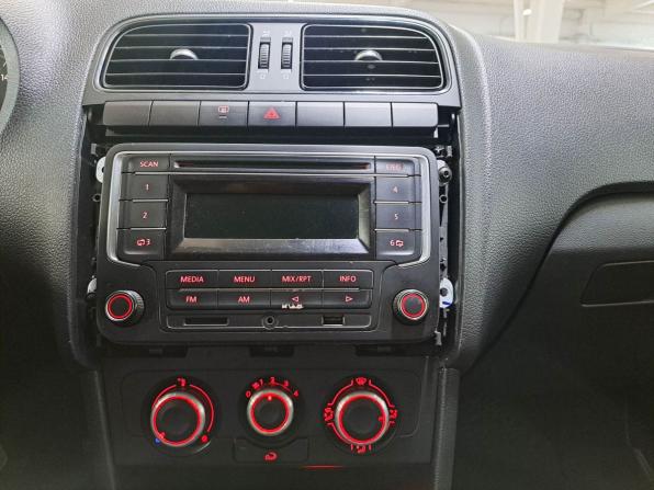 Volkswagen Polo V с пробегом 2013 года, цена 555 000 рублей, 300983 км, седан, Автокод Объявления