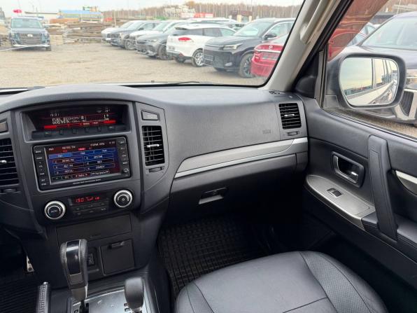 Mitsubishi Pajero IV Рестайлинг 1 с пробегом 2011 года, цена 1 495 000 рублей, 295200 км, внедорожник, Автокод Объявления