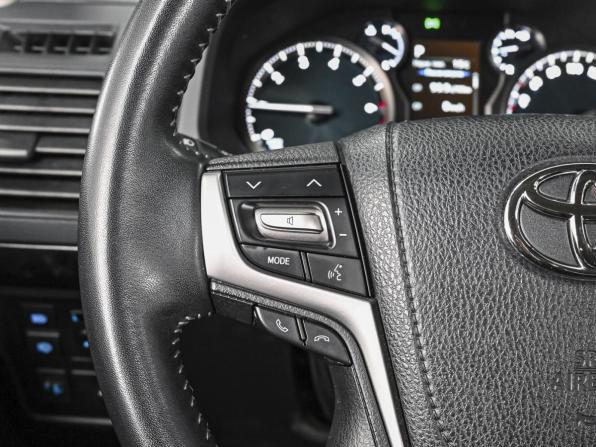 Toyota Land Cruiser Prado 150 Series Рестайлинг 3 с пробегом 2022 года, цена 5 749 000 рублей, 65822 км, внедорожник, Автокод Объявления