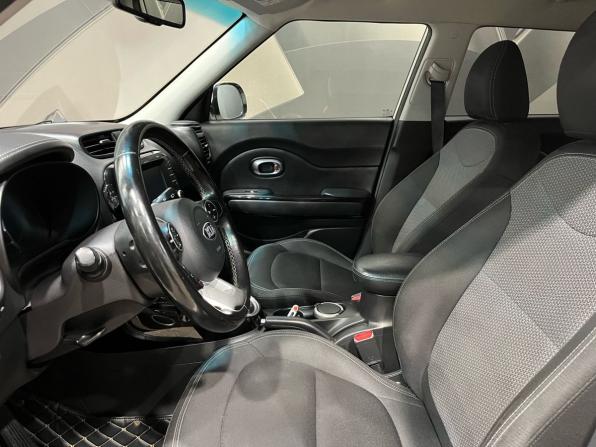 Kia Soul II Рестайлинг с пробегом 2017 года, цена 1 274 000 рублей, 164483 км, хэтчбек, Автокод Объявления